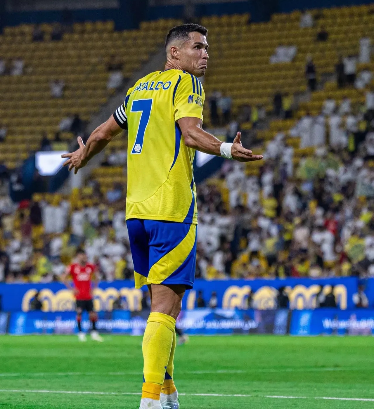 开云-关于C罗在巴塞罗那比赛中表现优异，爆冷引发热议！比赛高潮迭起的信息